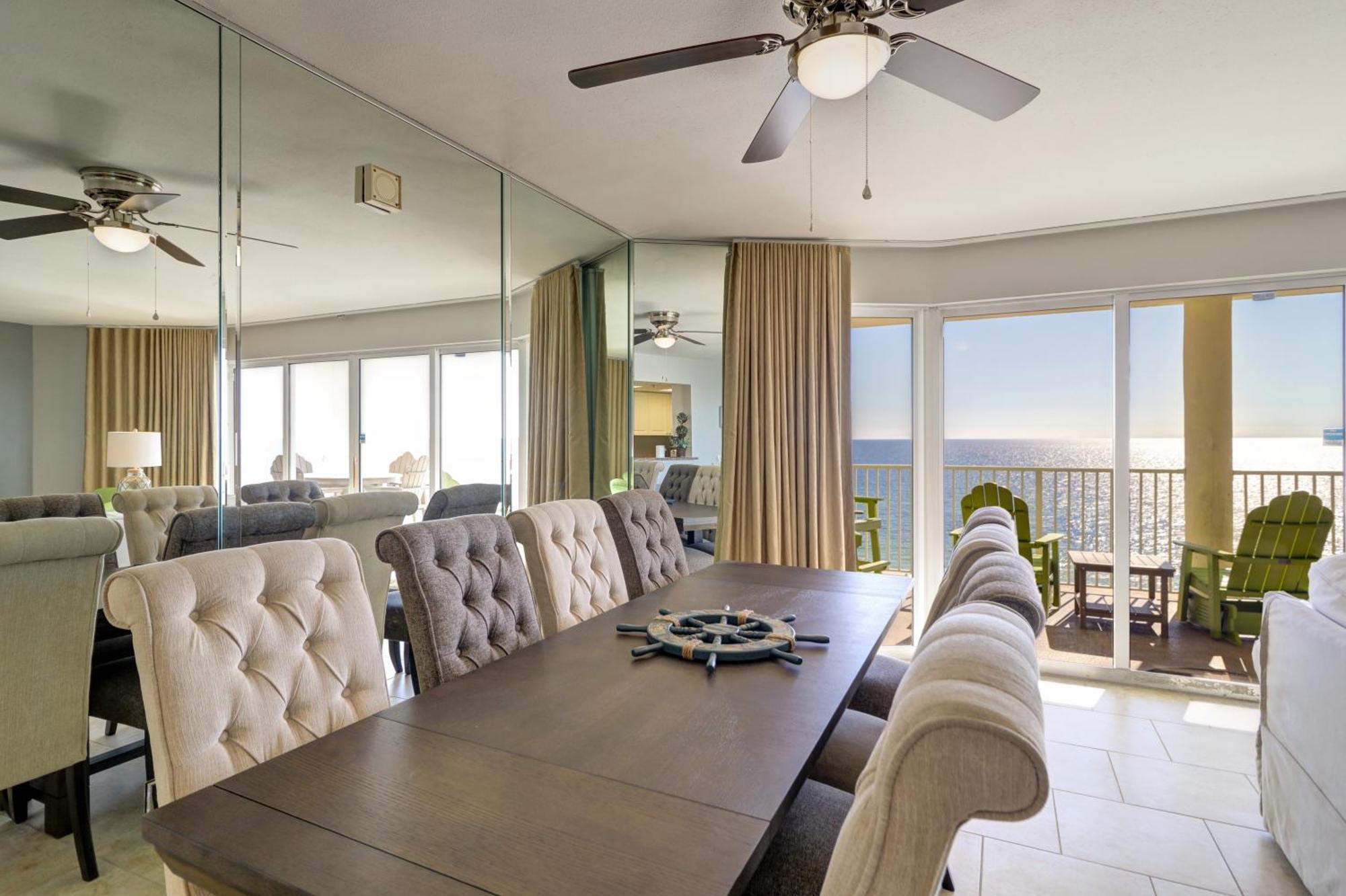 Amazing Views! Newly Listed! Family Friendly Unit! Pools! Holiday home